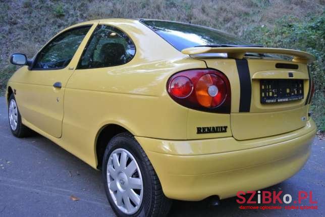 2000' Renault Megane photo #2