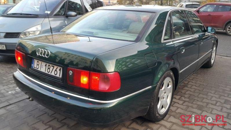 2001' Audi A8 photo #2