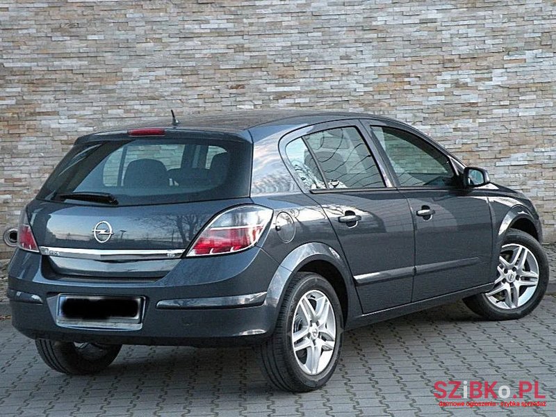 2007' Opel Astra 1.6 Edition photo #4