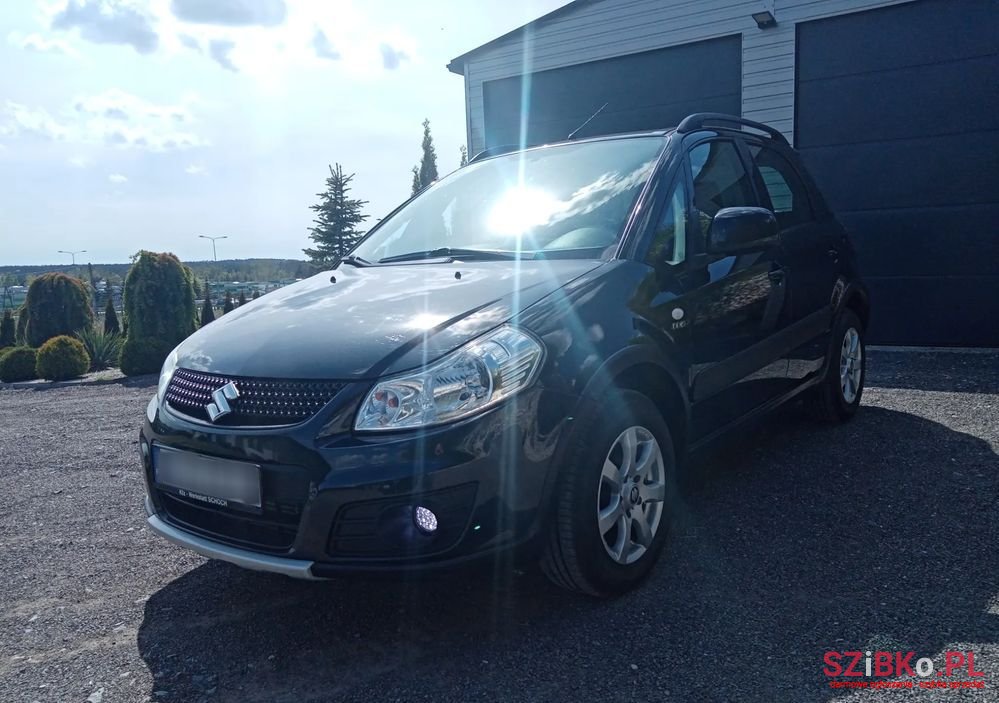 2011' Suzuki SX4 photo #6