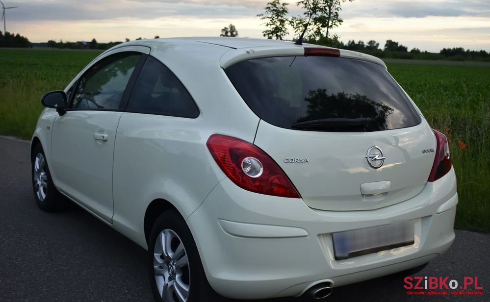 2011' Opel Corsa photo #3