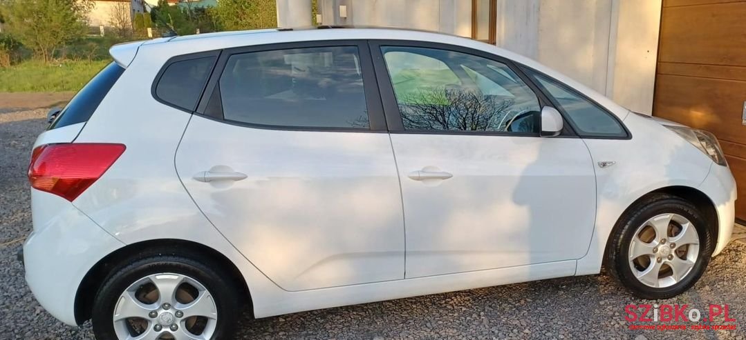 2011' Kia Venga photo #5