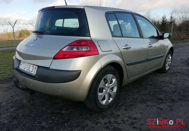 2008' Renault Megane photo #1