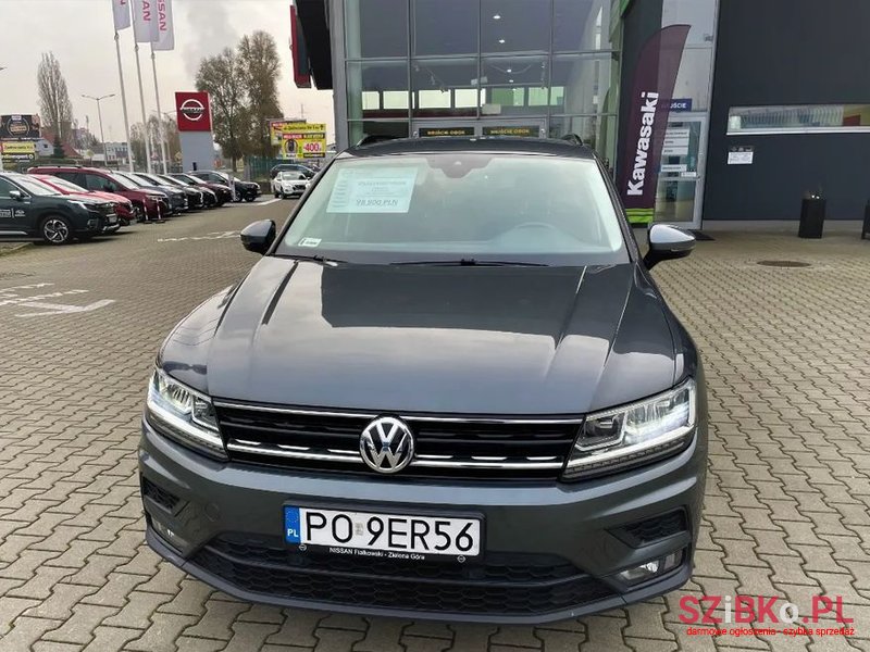 2017' Volkswagen Tiguan photo #2