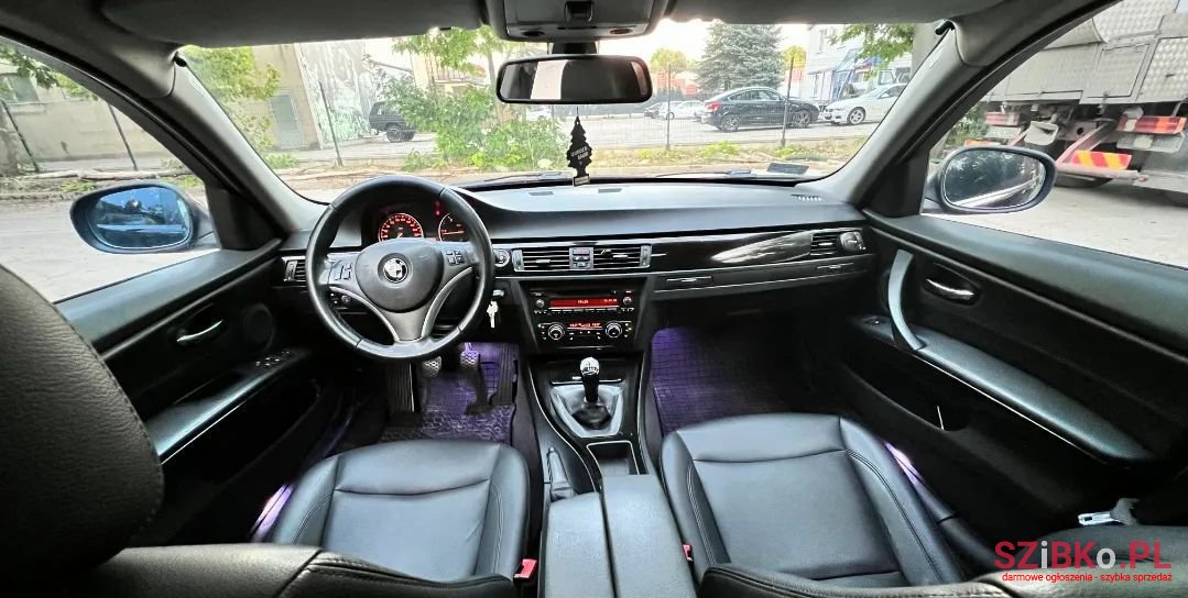 2010' BMW Seria 3 Ver-320D photo #2