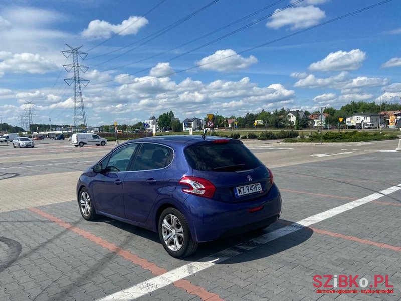 2012' Peugeot 208 photo #4