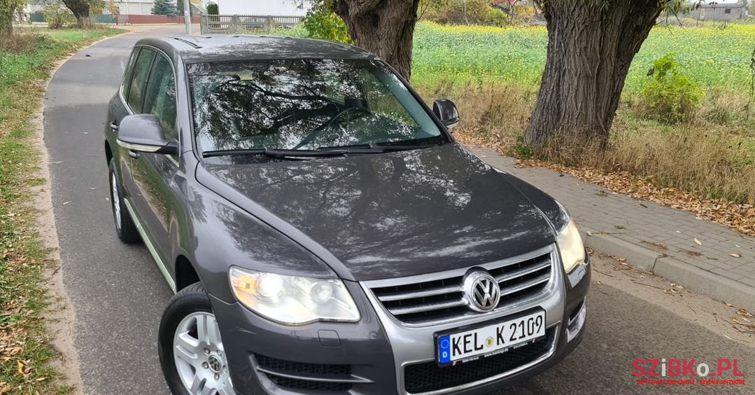 2007' Volkswagen Touareg photo #1