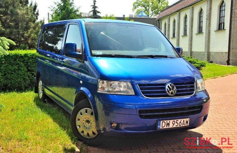 2006' Volkswagen Caravelle photo #1