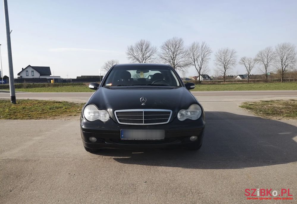 2004' Mercedes-Benz C-Class 220 Cdi Classic photo #1