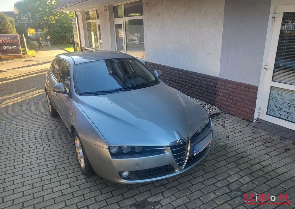 2009' Alfa Romeo 159 photo #4
