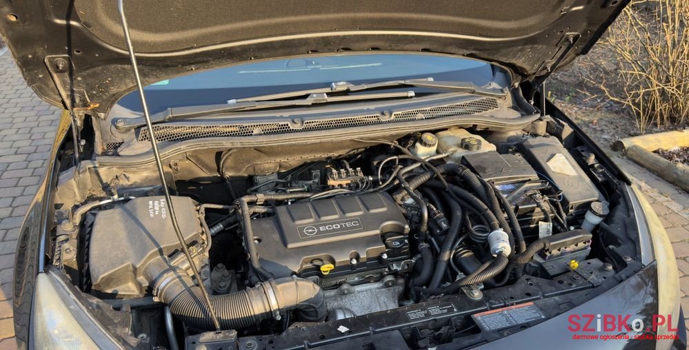 2010' Opel Astra 1.4 Turbo photo #6