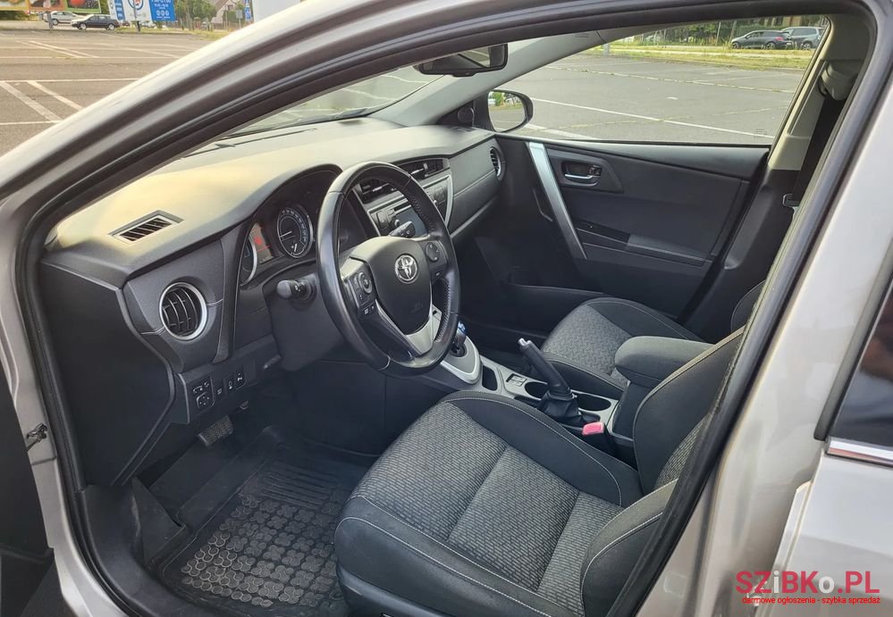 2014' Toyota Auris photo #6