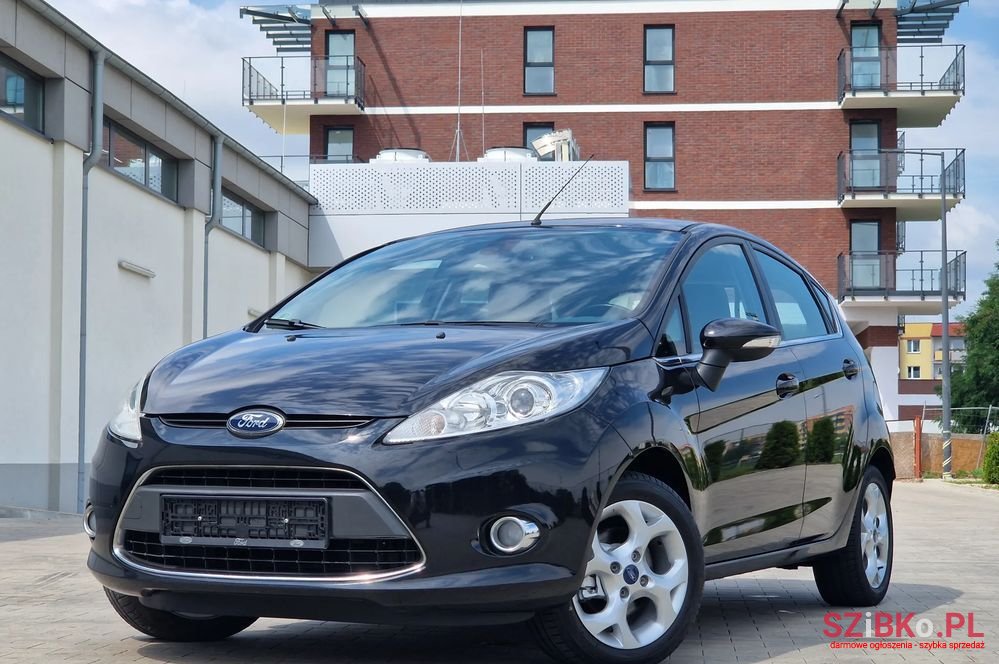 2010' Ford Fiesta 1.25 Titanium photo #2