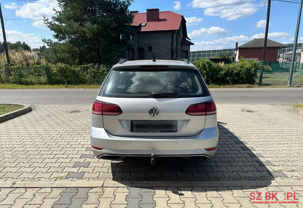 2019' Volkswagen Golf photo #6