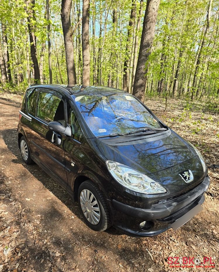 2005' Peugeot 1007 photo #1