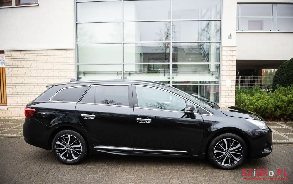 2018' Toyota Avensis Combi photo #4