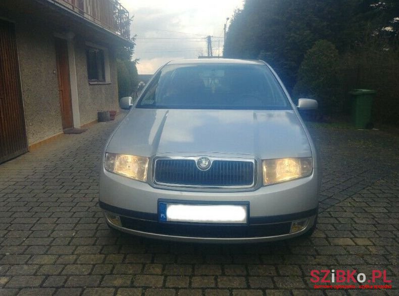 2001' Skoda Fabia photo #1