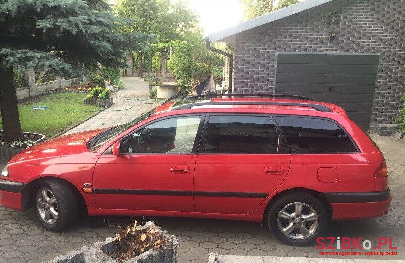 2000' Toyota Avensis photo #1