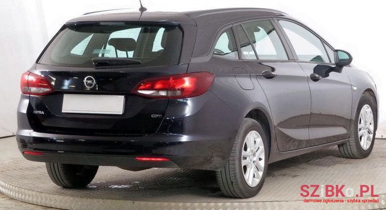 2017' Opel Astra photo #4