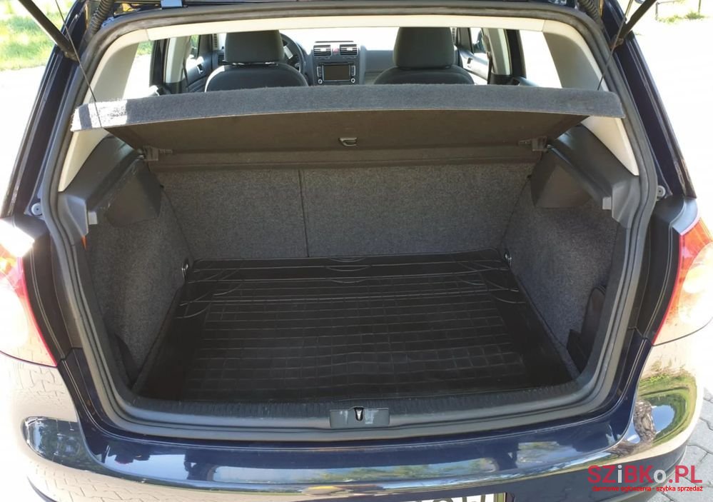 2007' Volkswagen Golf V 1.4 Trendline photo #6