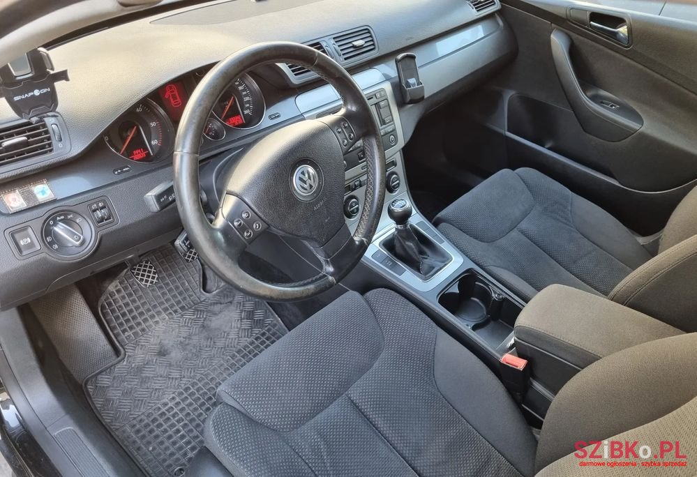 2006' Volkswagen Passat photo #5