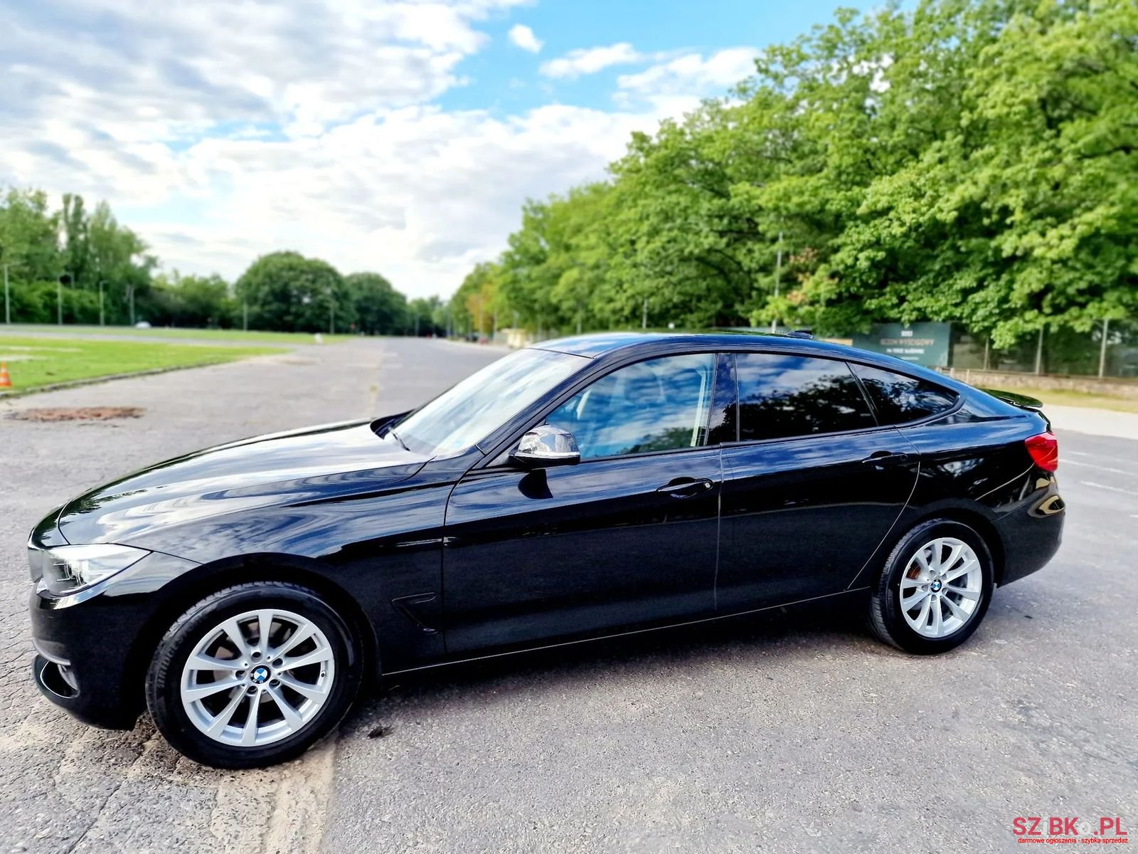 2018' BMW 3 Series photo #2