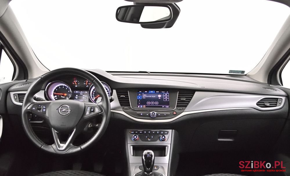 2020' Opel Astra photo #5