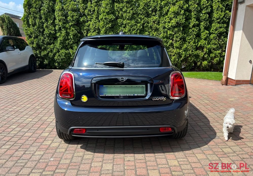 2021' MINI Cooper photo #5