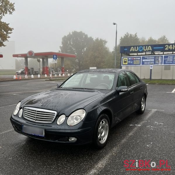 2002' Mercedes-Benz E-Class photo #3