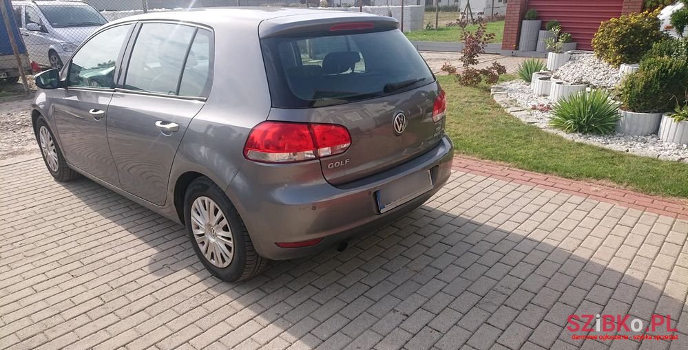 2009' Volkswagen Golf photo #4