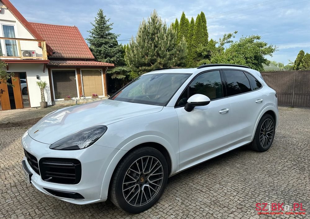 2021' Porsche Cayenne Standard photo #5