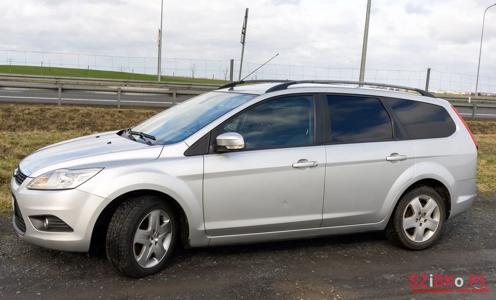 2009' Ford Focus 2.0 16V Ghia photo #2