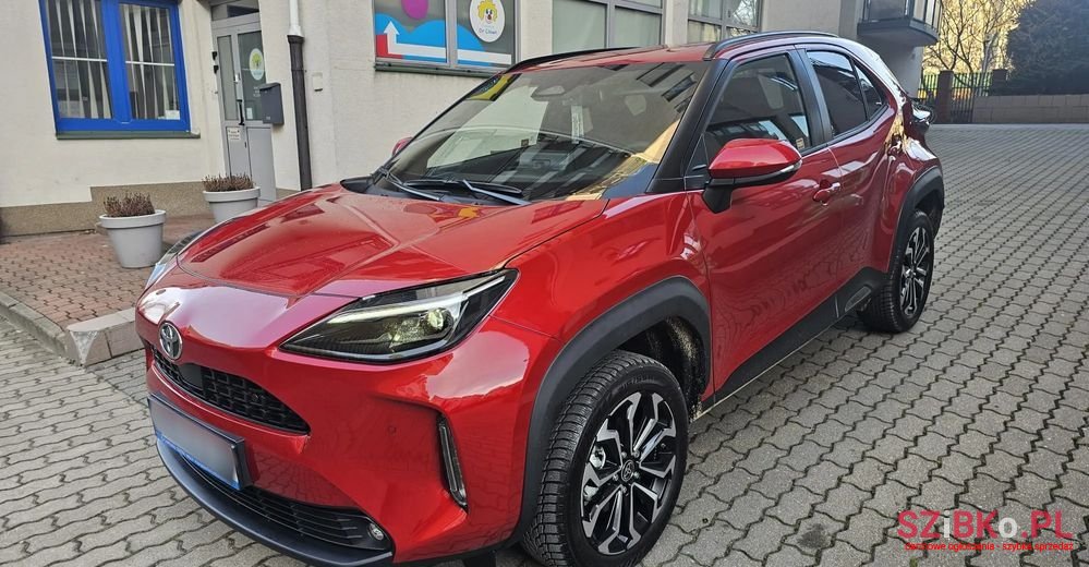 2024' Toyota Yaris Cross Hybrid photo #1