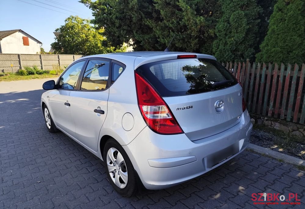 2011' Hyundai i30 1.4 Blue Classic photo #2