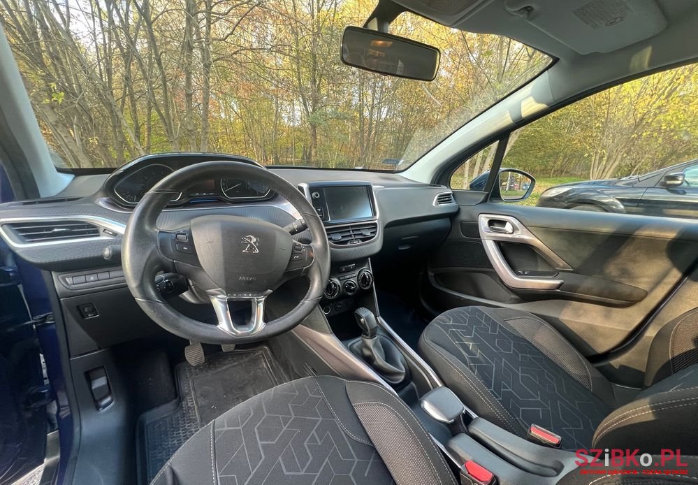 2013' Peugeot 2008 photo #3