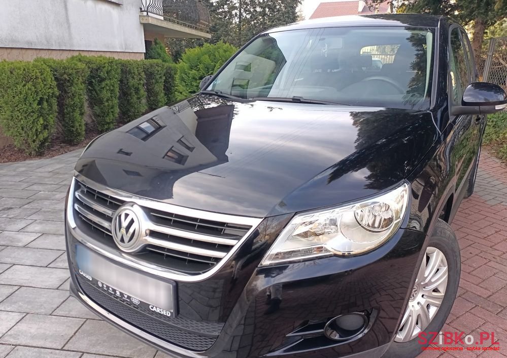 2010' Volkswagen Tiguan photo #1