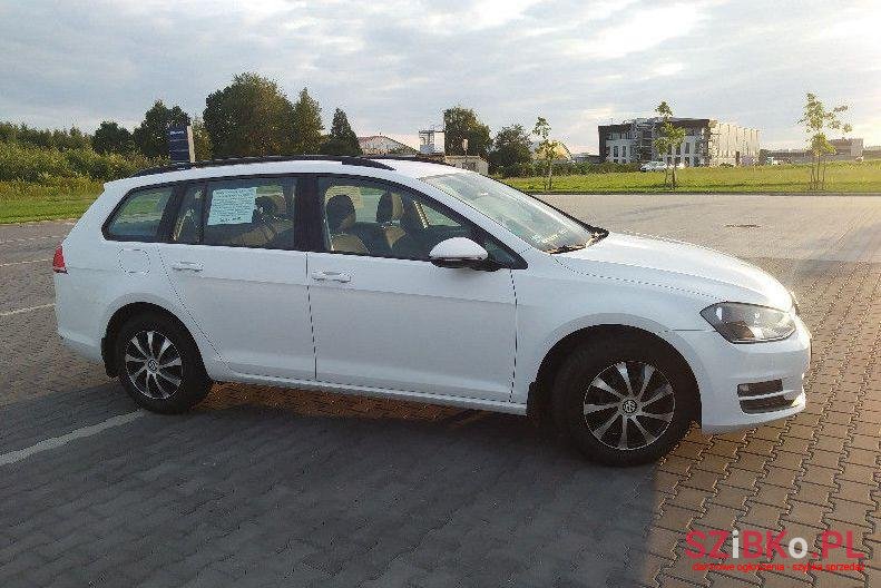 2015' Volkswagen Golf photo #1