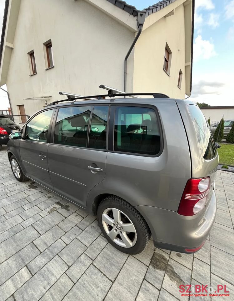 2007' Volkswagen Touran photo #4