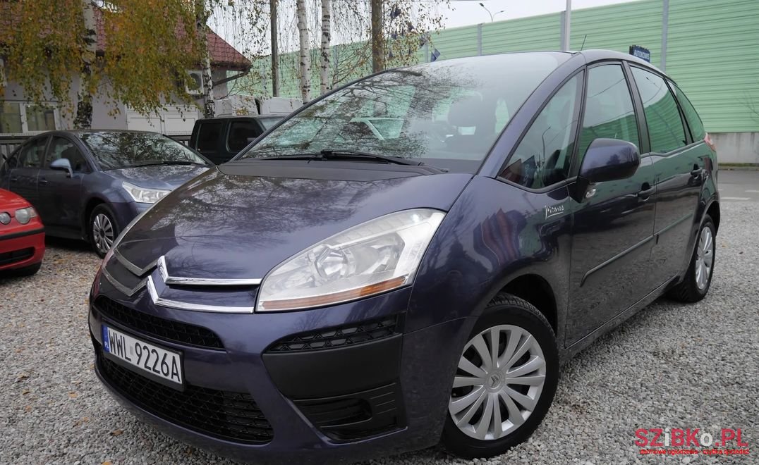 2008' Citroen C4 Picasso photo #2