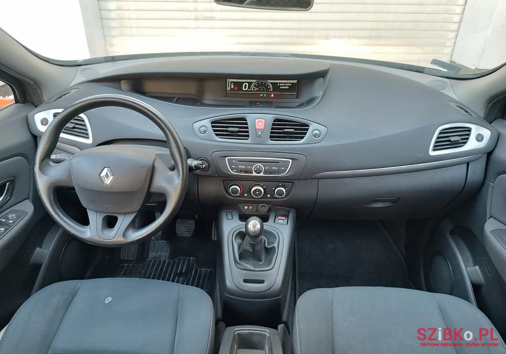 2010' Renault Grand Scenic photo #6