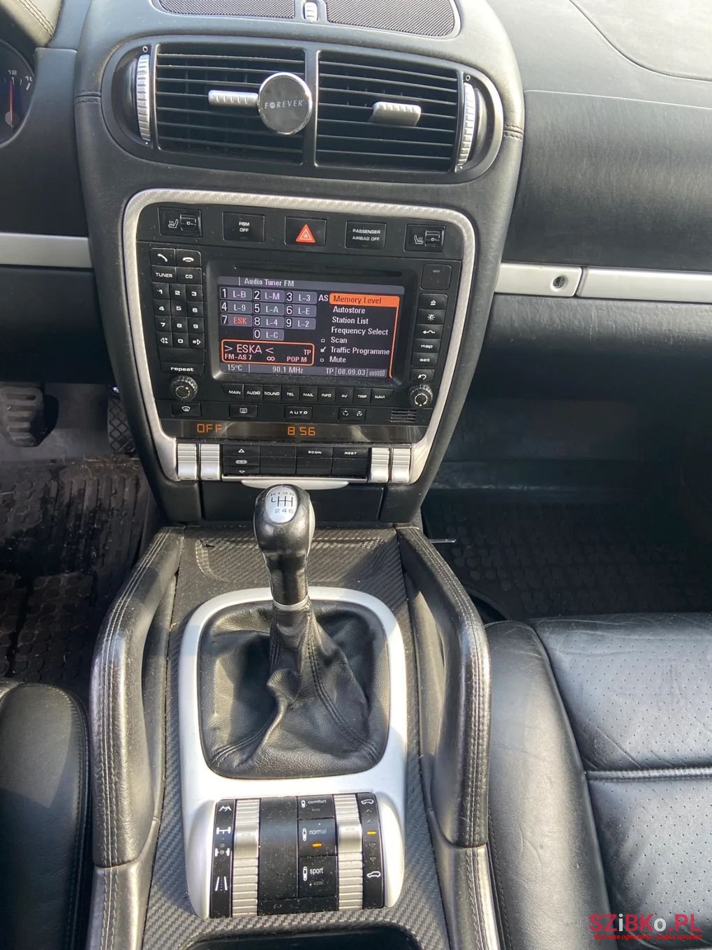 2004' Porsche Cayenne photo #6