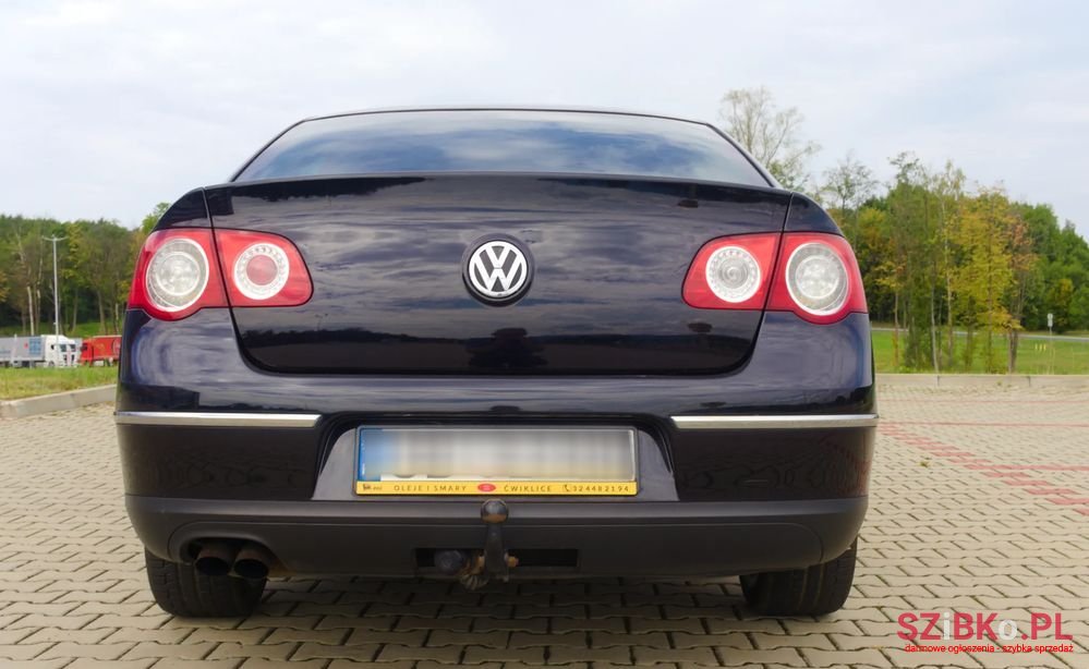 2007' Volkswagen Passat photo #6