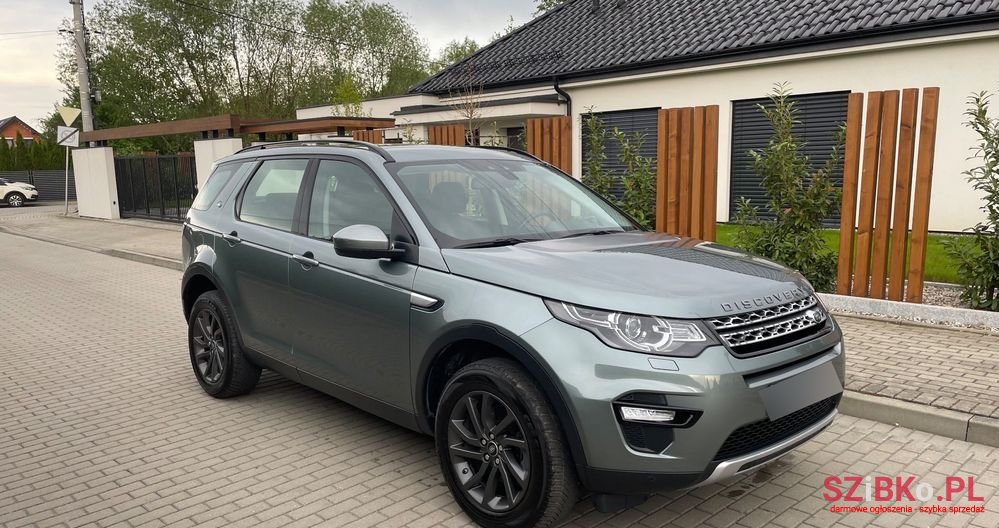 2016' Land Rover Discovery Sport photo #2