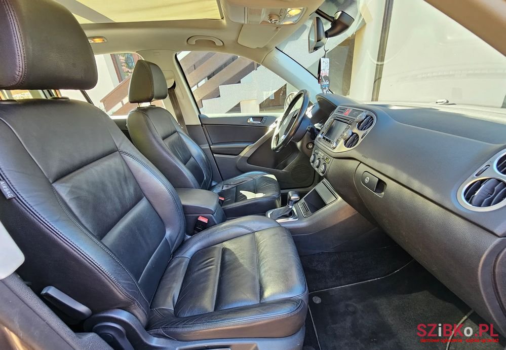 2009' Volkswagen Tiguan photo #2