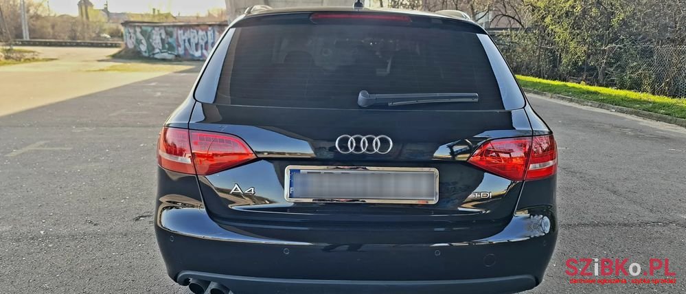 2011' Audi A4 Avant photo #3