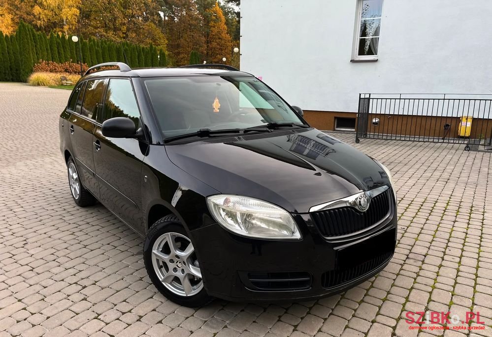 2010' Skoda Fabia 1.4 16V Sport photo #6