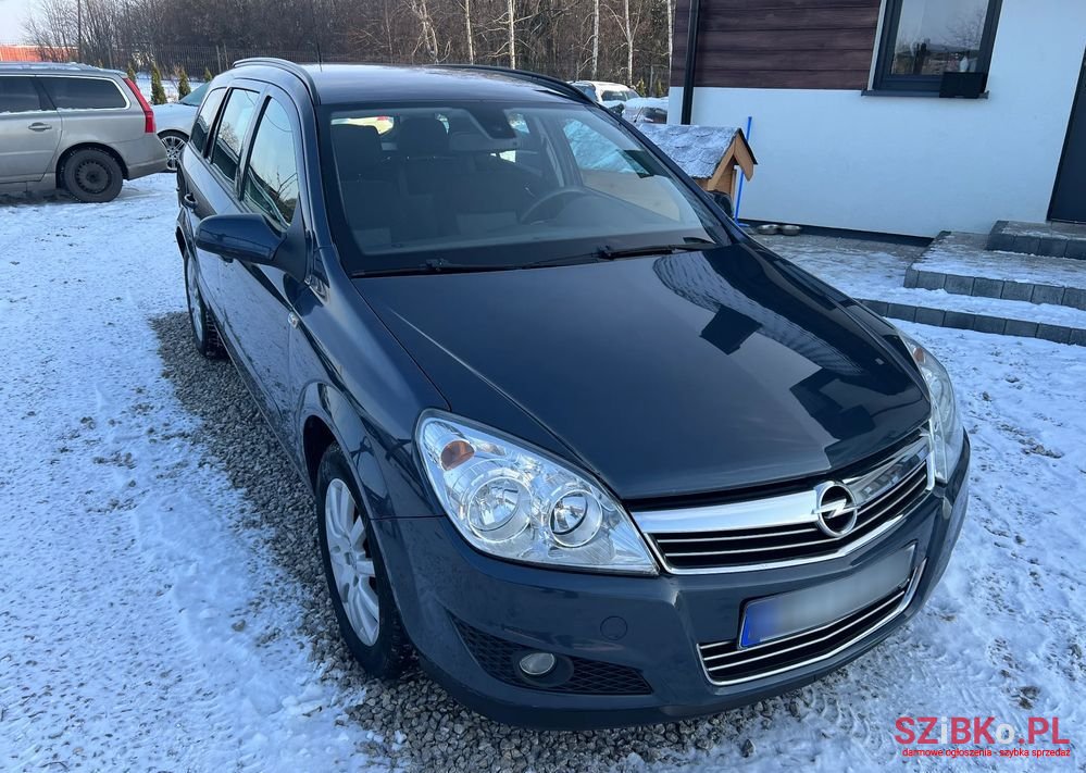 2008' Opel Astra photo #3
