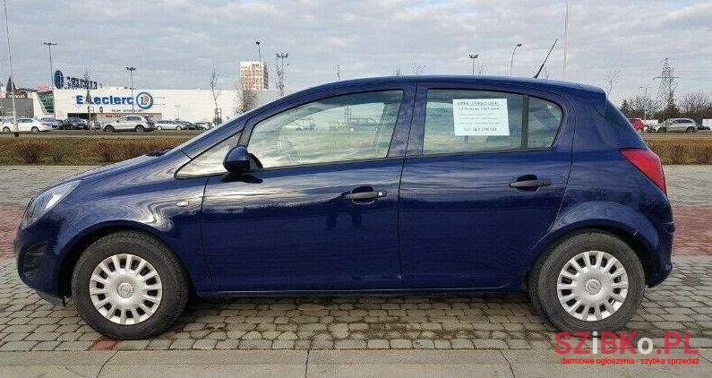 2014' Opel Corsa photo #1