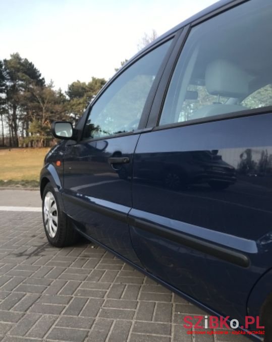 2003' Ford Fusion photo #4