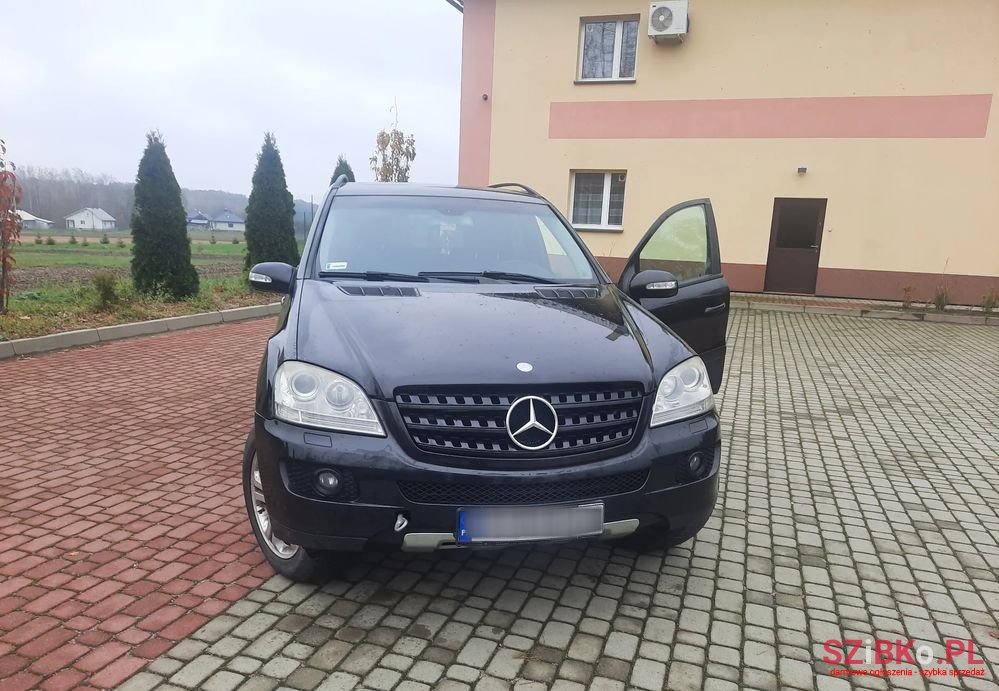 2005' Mercedes-Benz Ml 320 Cdi 4-Matic photo #2